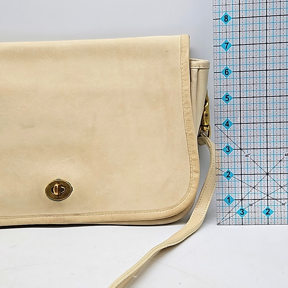 Vintage leather Coach purse. Crossbody